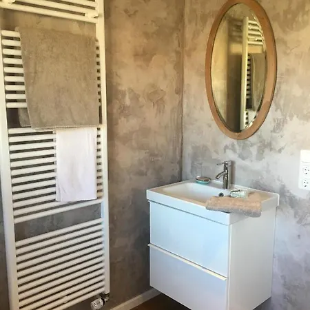 Ihle-huimat Semesterbostad *